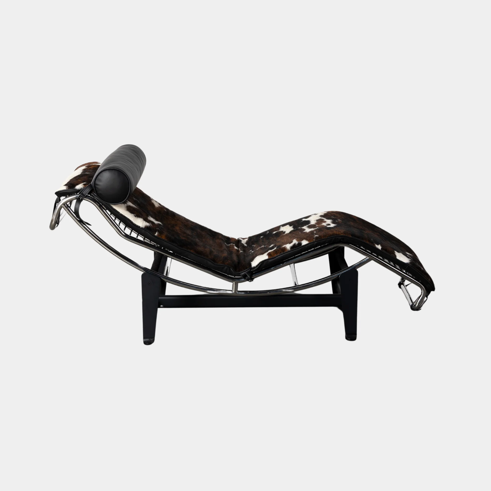 Bauhaus Cowhide Chaise Lounge - Image 9