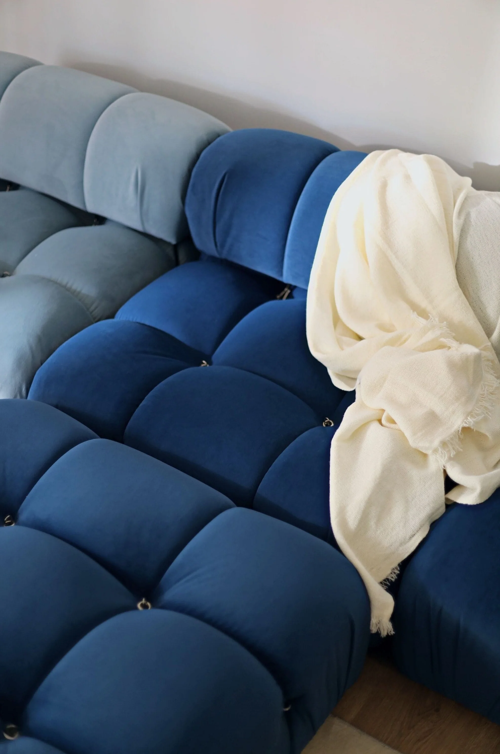 Cloud Modular Sofa - Image 32