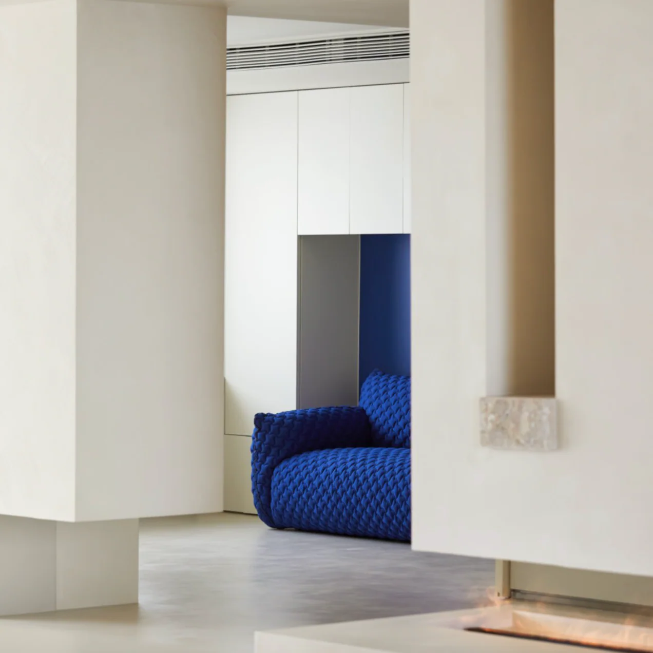 Cradle Quilted Armchair - Image 2