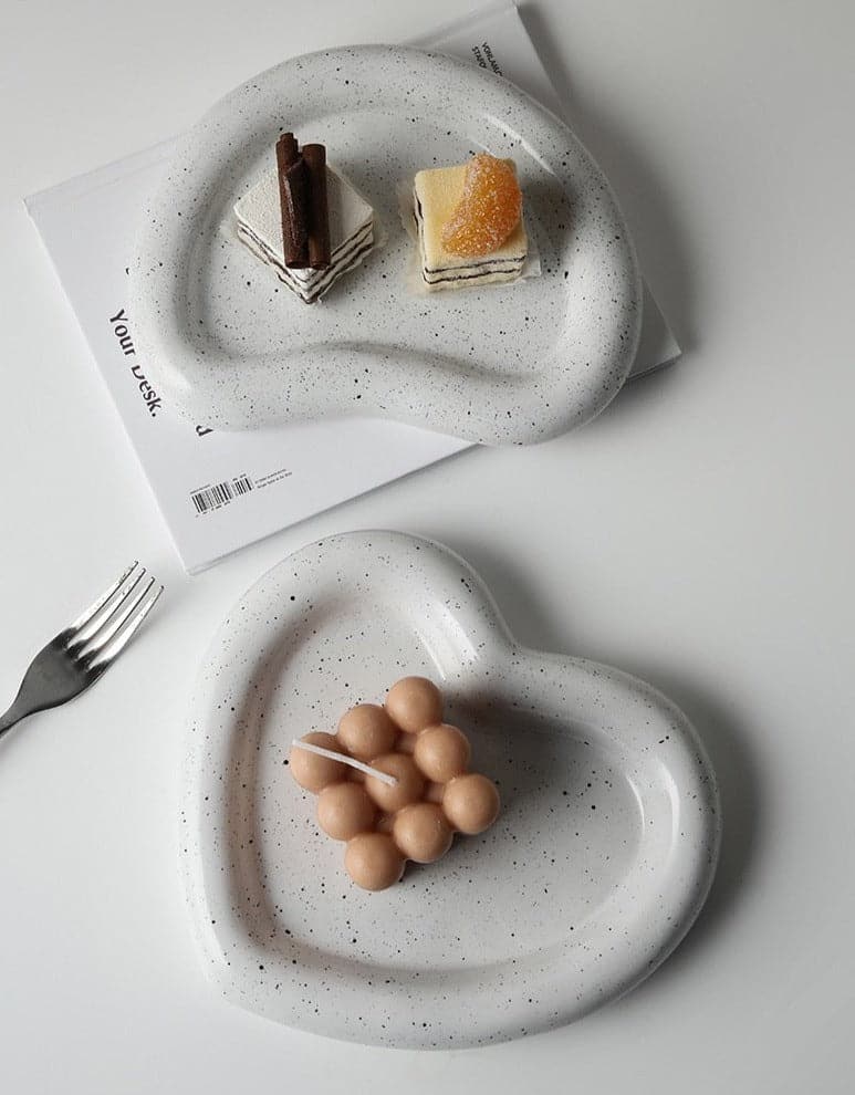 Heart Shaped Speckled Plate - Image 3