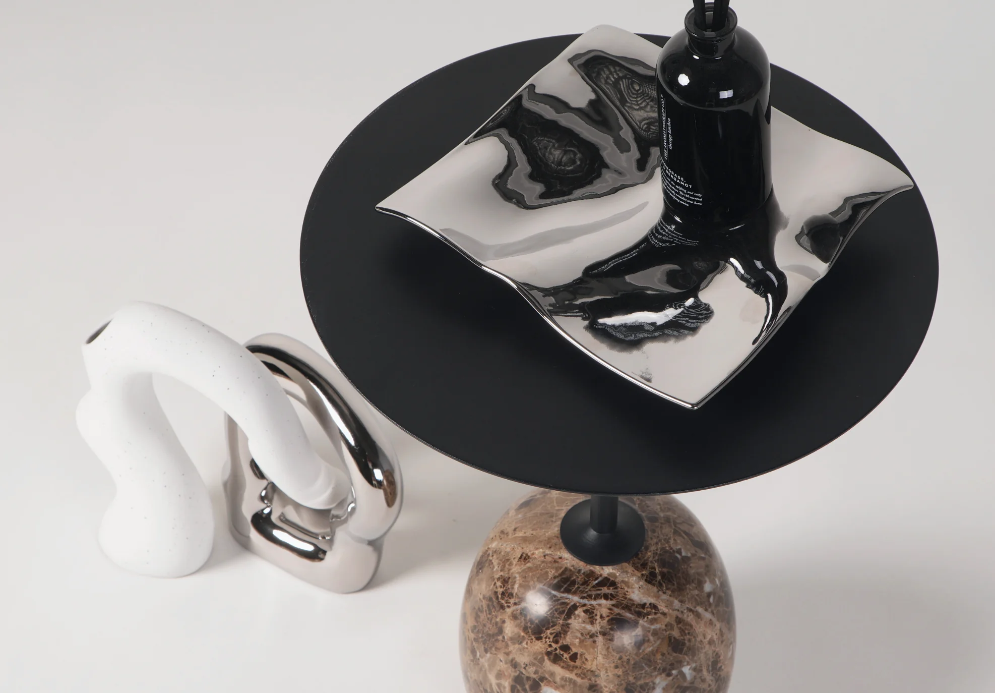 Marble Side Table | Black - Image 4