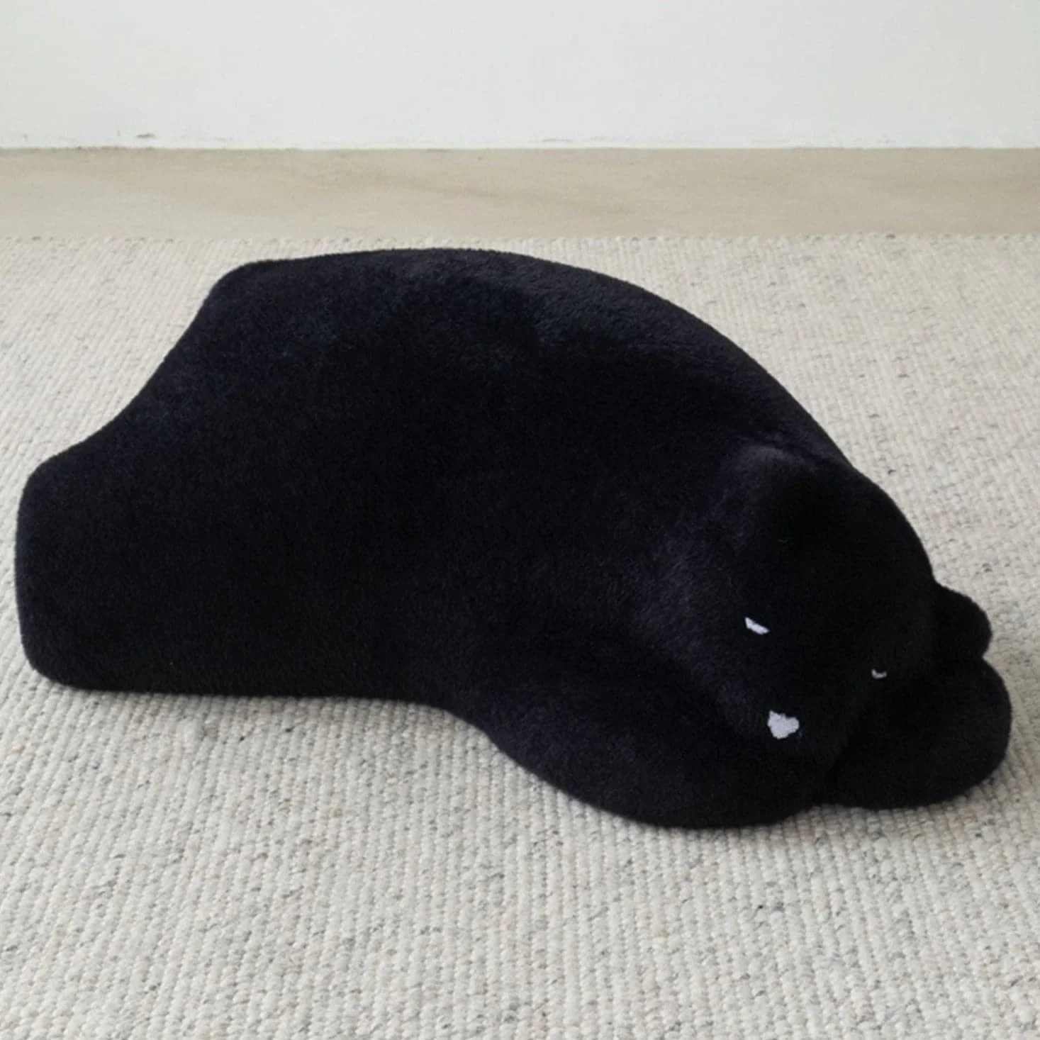 Ours Endormi Floor Cushion - Image 20