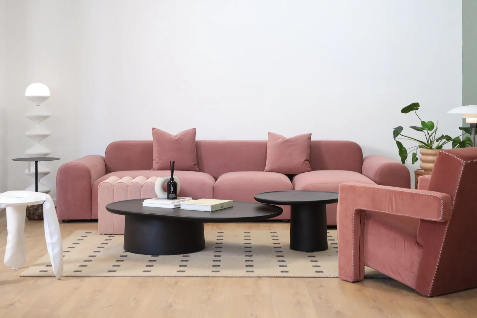 Roll Sofa - Image 7