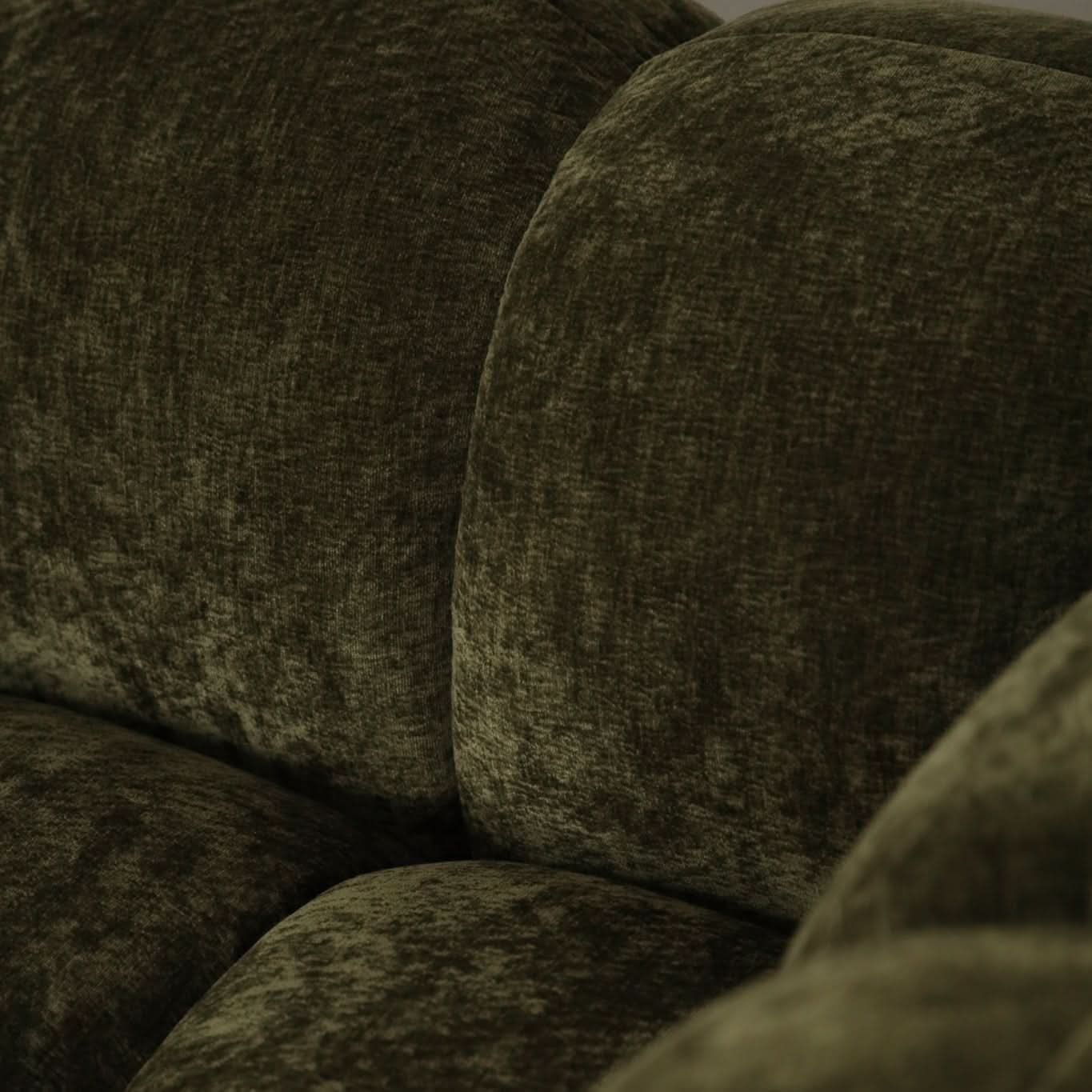 Ruka Tufted Sofa - Image 26