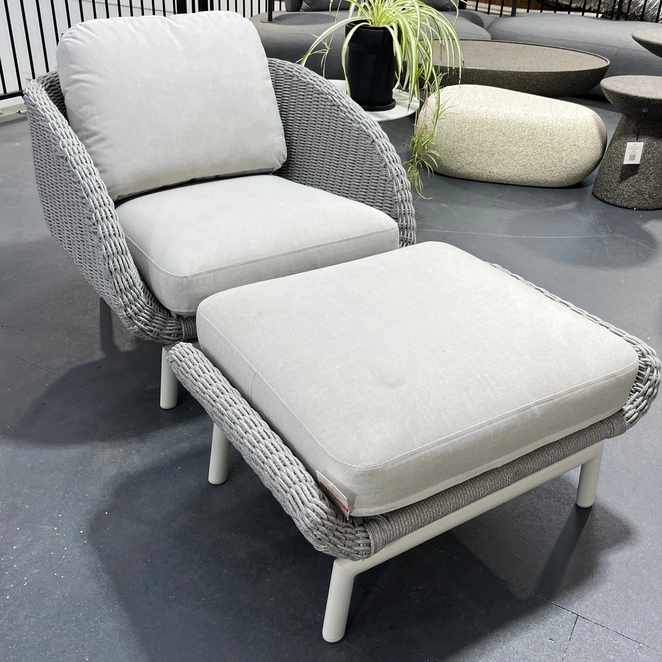 Scoop Series | Outdoor Lounge Set | Clearance - Image 4