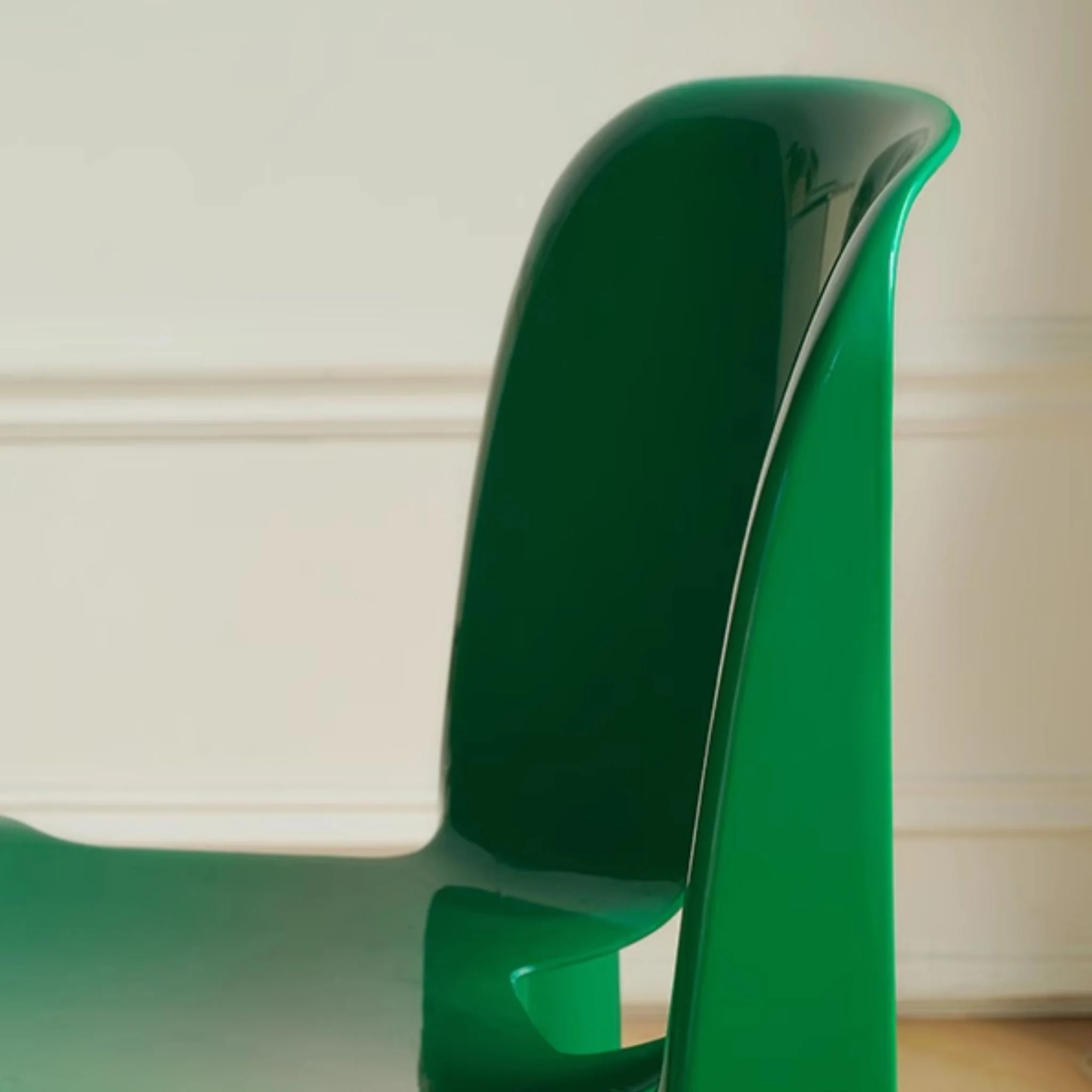 Universal Plastic Dining Chair - Image 10